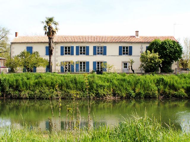 - 20 mn NIORT - - 20 mn NIORT -